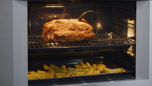 Roasting meat and potatoes in a Gaggenau convection oven