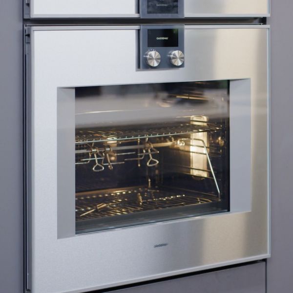 Gaggenau 400 Series oven with accessories
