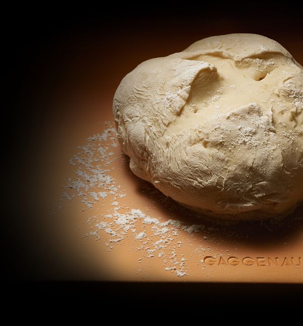 烘焙石上的麵包