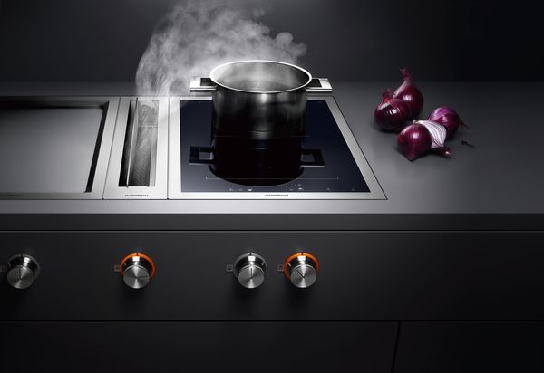 cooktop with 400 series downdraft extractor