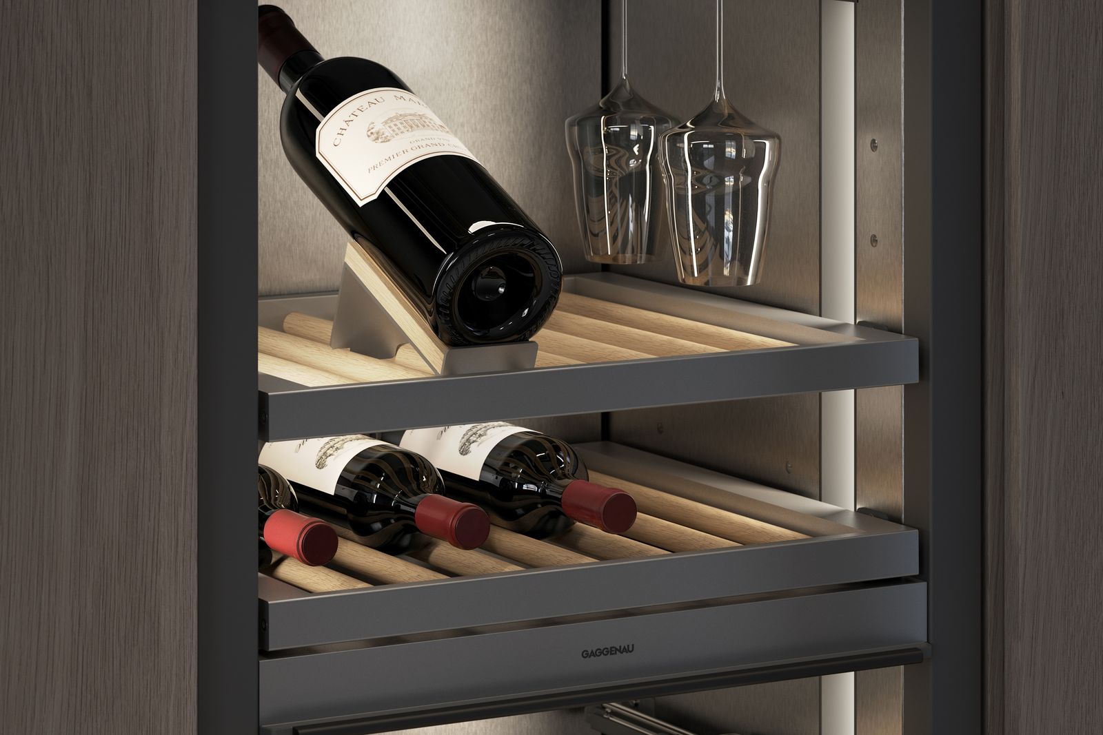 Gaggenau Weinklimaschrank Innenraum — gebürsteter Edelstahl mit Flaschenaufsatz aus Weißeiche