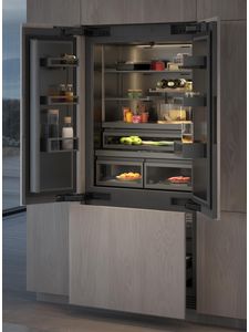Nahaufnahme einer Kühl- und Gefrierkombination der Gaggenau Vario Kältegeräte Serie Expressive