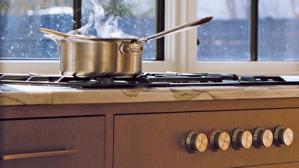 Vertically mounted knobs of the Gaggenau cooktops 400 series
