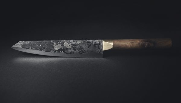 Immagine di un coltello realizzato a mano