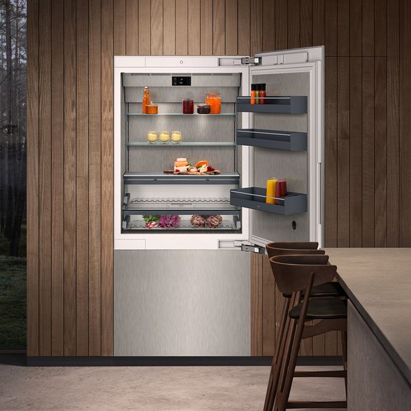 A Gaggenau 400 series Vario fridge-freezer combination 