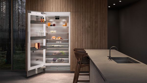 Luxury kitchen with Gaggenau vario 400 series refrigerator 
