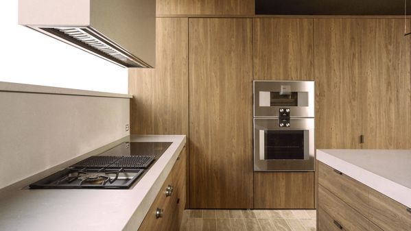 Casa Piva’s kitchen highlighting the Gaggenau Vario 400 series cooktops and Gaggenau 400 series ovens