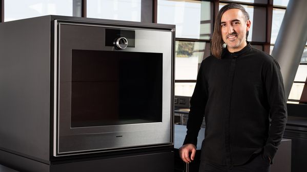 Chef Jordan Kahn poses with the Expressive Series Oven. 