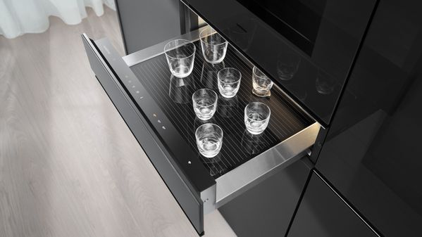 Primo piano del cassetto scaldavivande Haute Cuisine della serie Gaggenau Minimalistic 