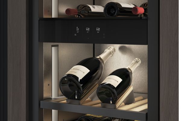 Close-up of the Gaggenau Vario cooling Expressive series wine climate cabinets touch screen.