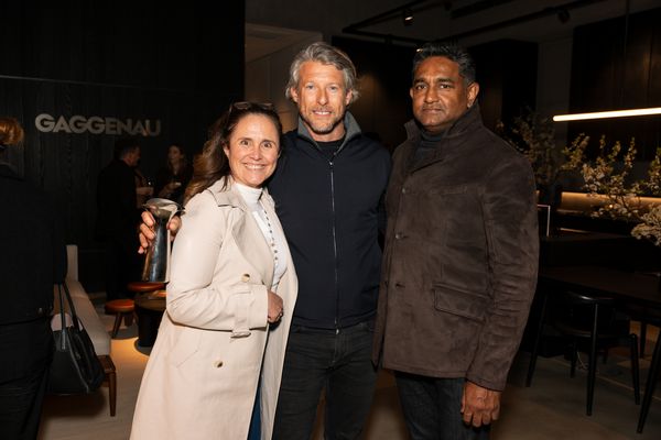 Three people posing together with a trophy at the Gaggenau KOTY Awards 2025.