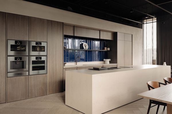 Uitzicht binnenin luxe keuken showroom 