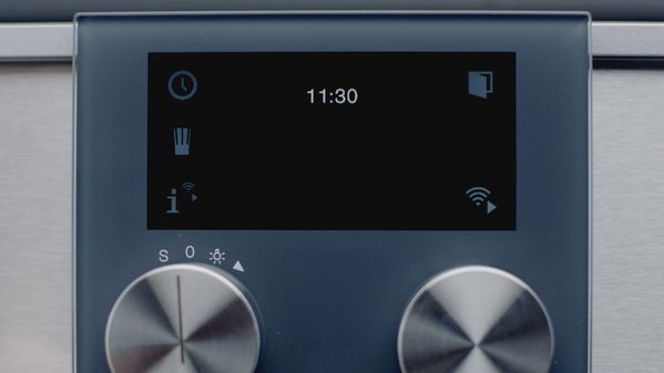 Gaggenau oven TFT with Home Connect menu item