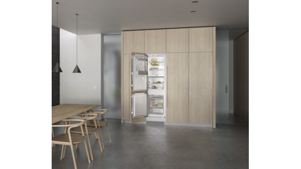 200 series Fridge-freezer combination 177.2 x 55.8 cm soft close flat hinge RB282306 RB282306-3