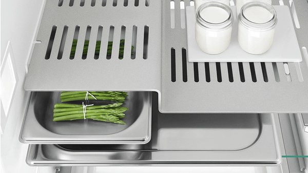 200 series Vario built-in fridge-freezer with freezer at bottom 177.2 x 55.6 cm soft close flat hinge RB287203 RB287203-4